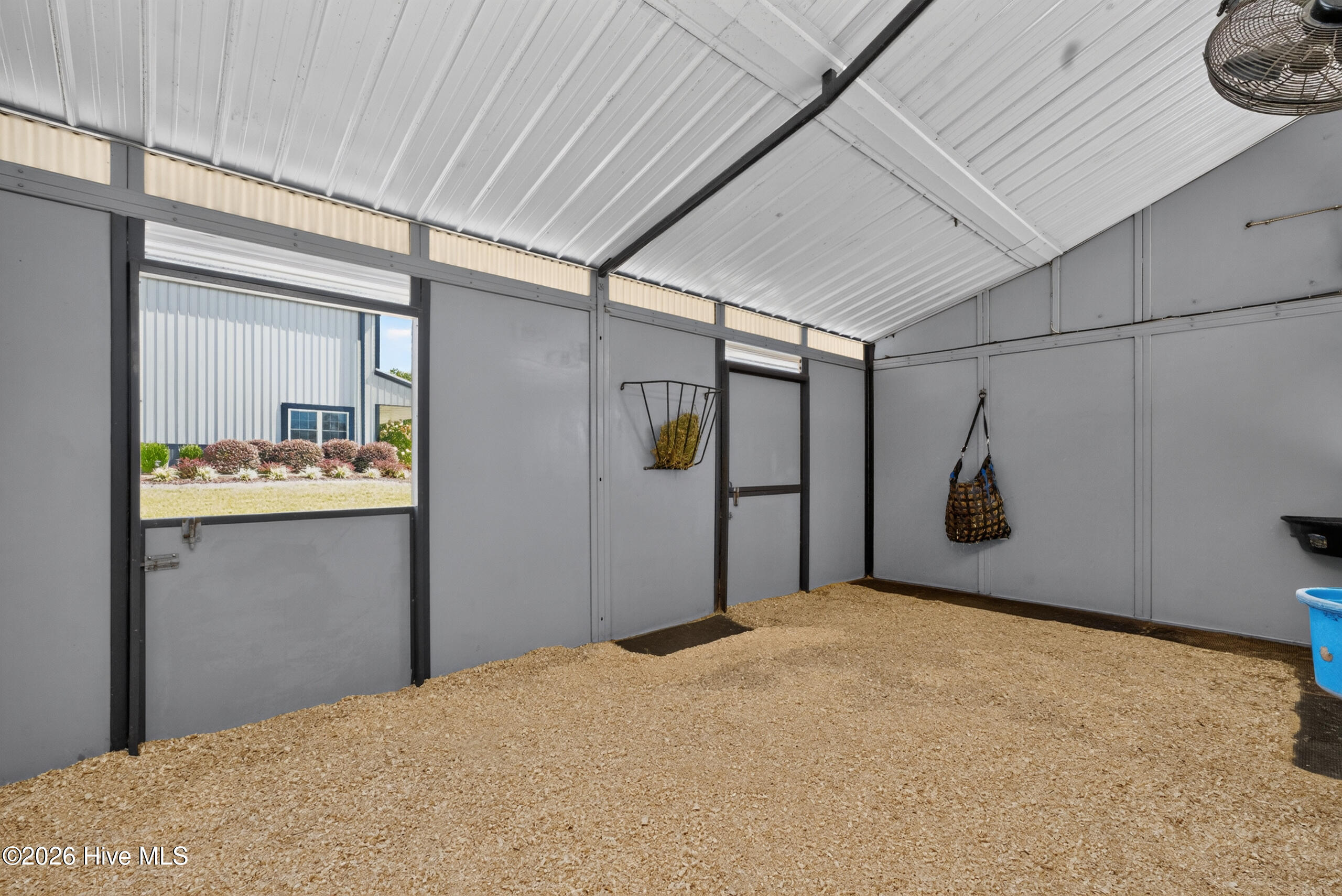 100/102 Sky Way Property Photo 69