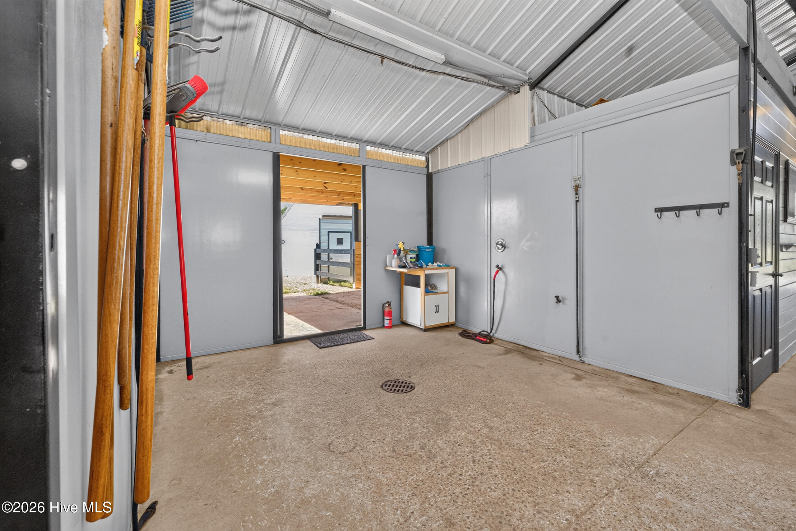 100/102 Sky Way Property Photo 71