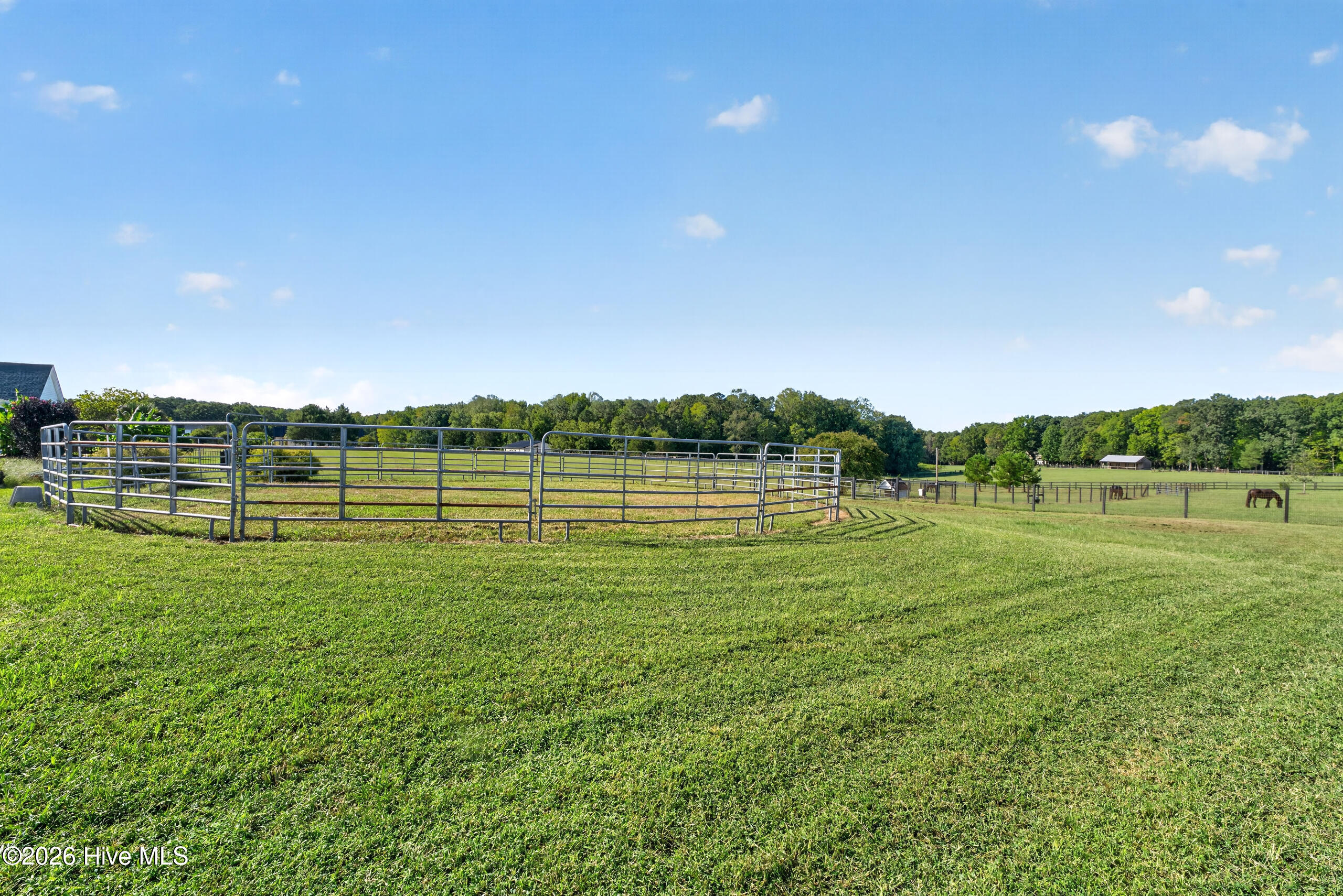 100/102 Sky Way Property Photo 81
