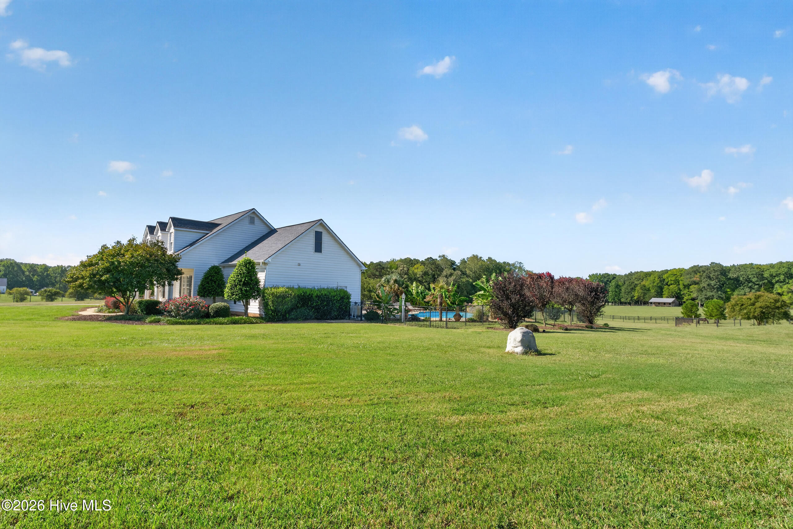 100/102 Sky Way Property Photo 86