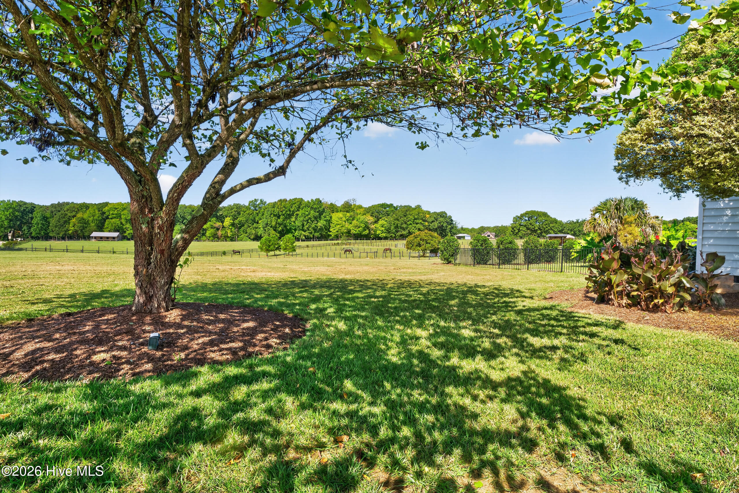 100/102 Sky Way Property Photo 89