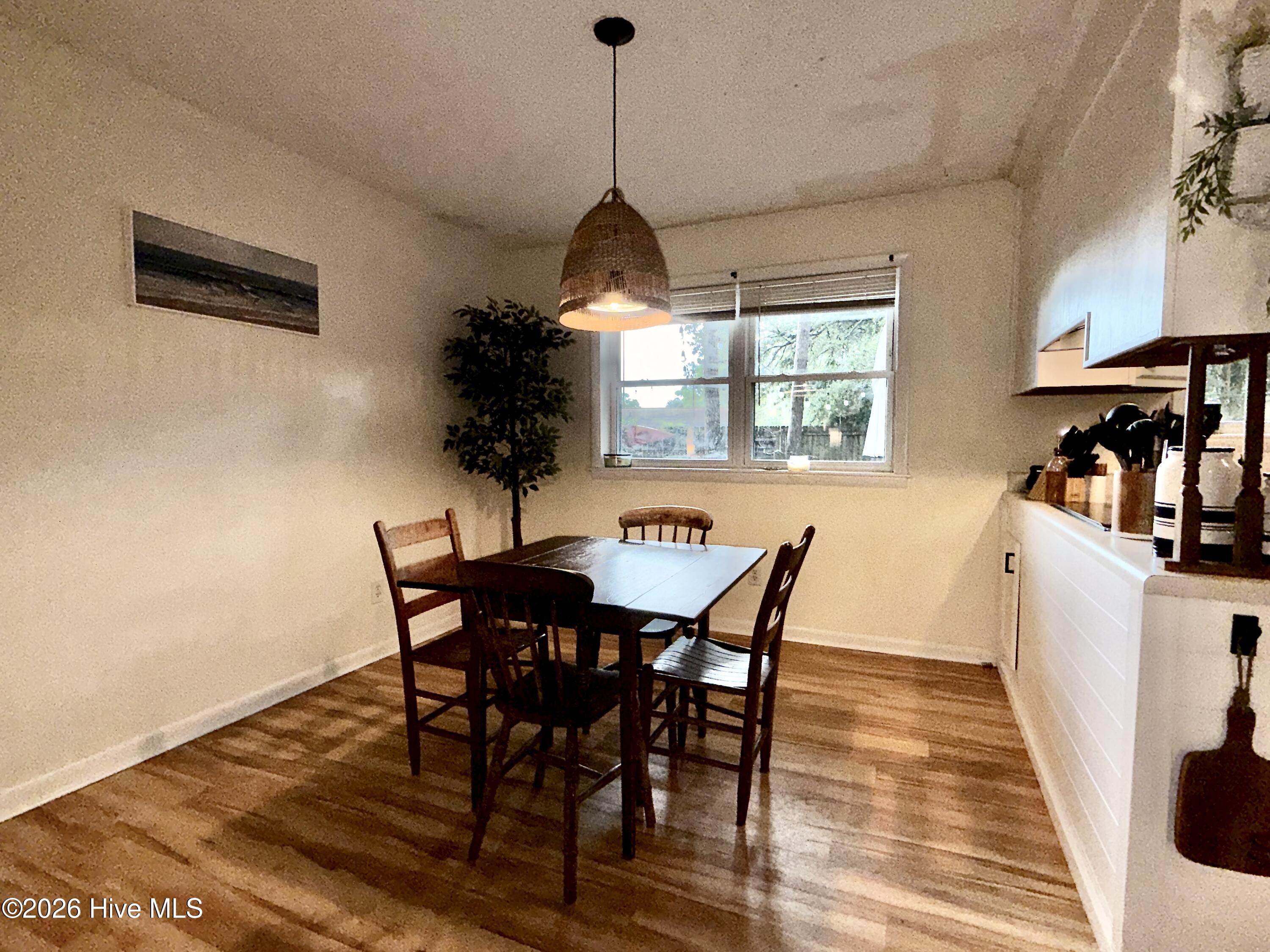 517 Voltaire Place Property Photo 6