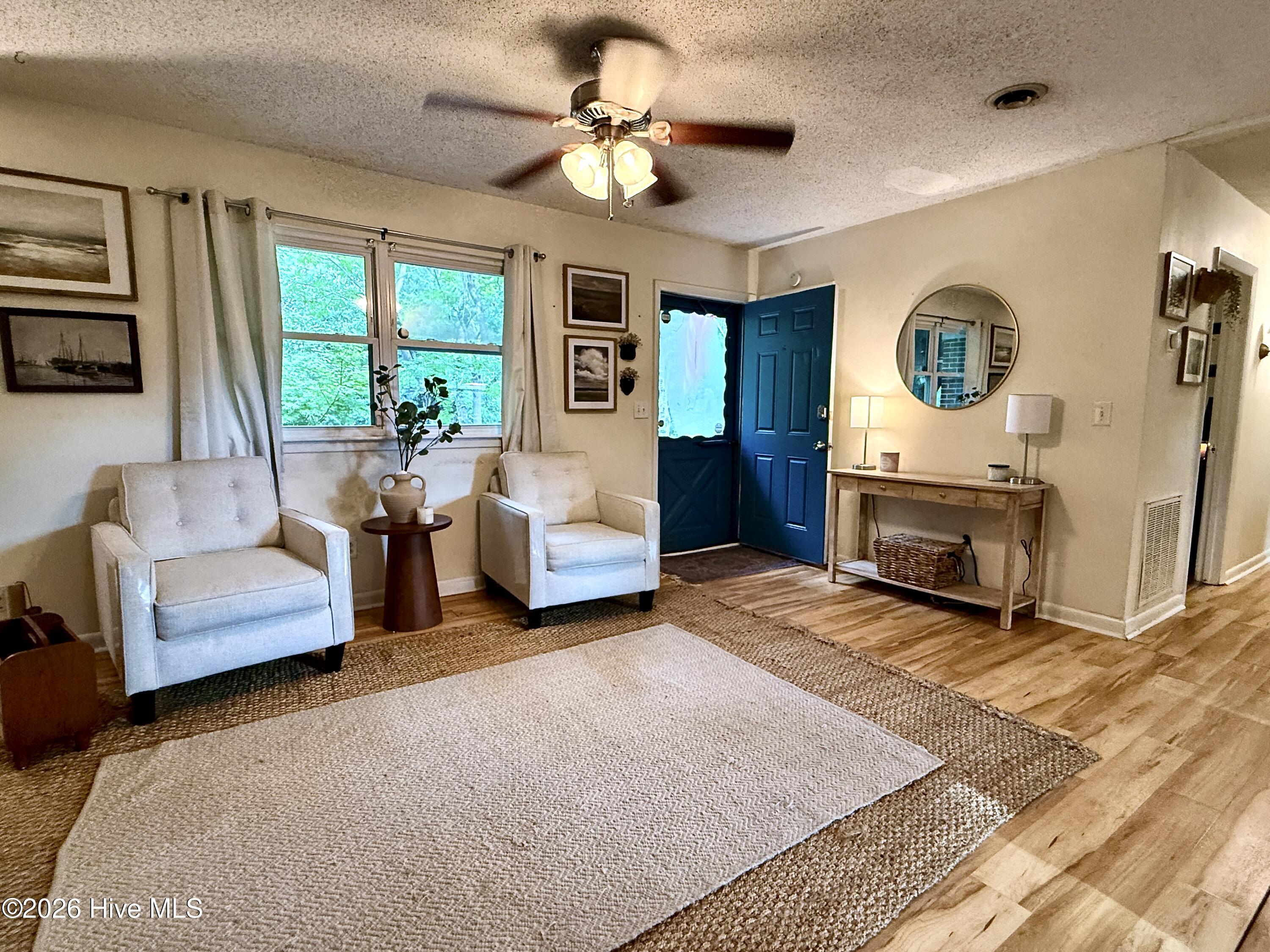 517 Voltaire Place Property Photo 10