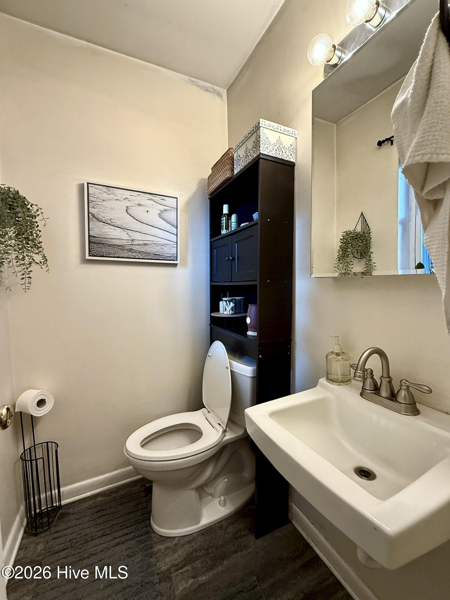 517 Voltaire Place Property Photo 17
