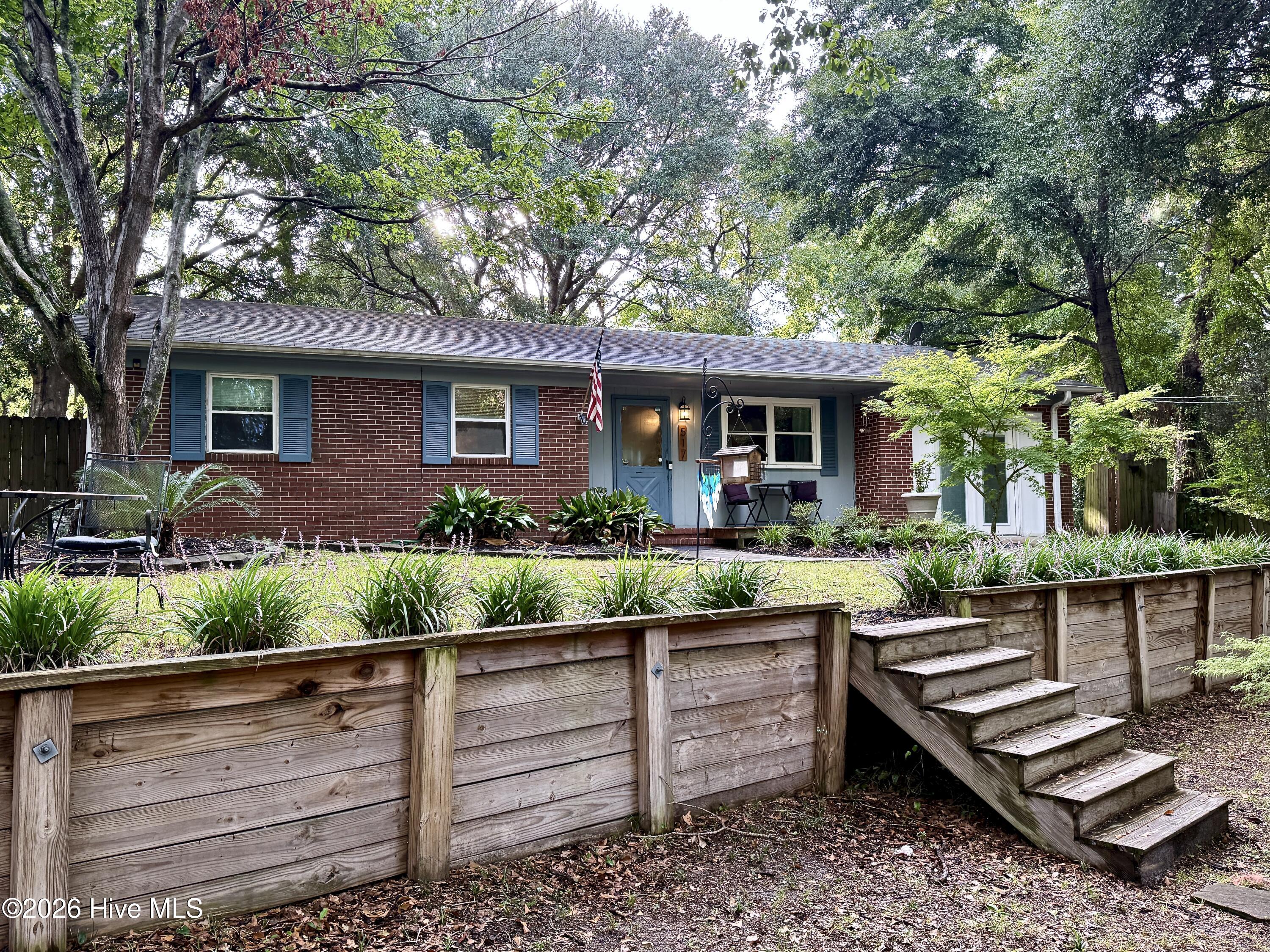 517 Voltaire Place Property Photo 19