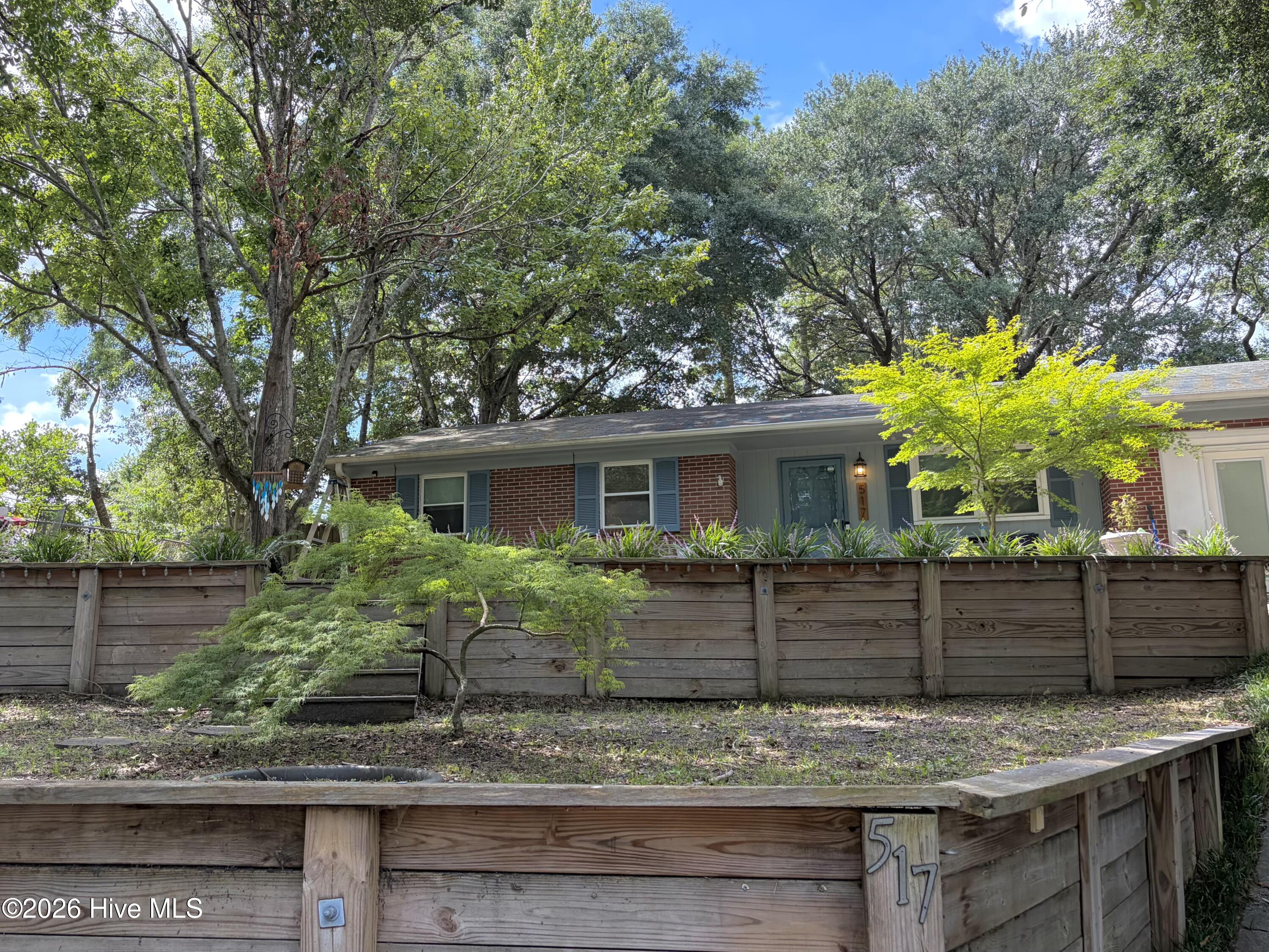 517 Voltaire Place Property Photo 23