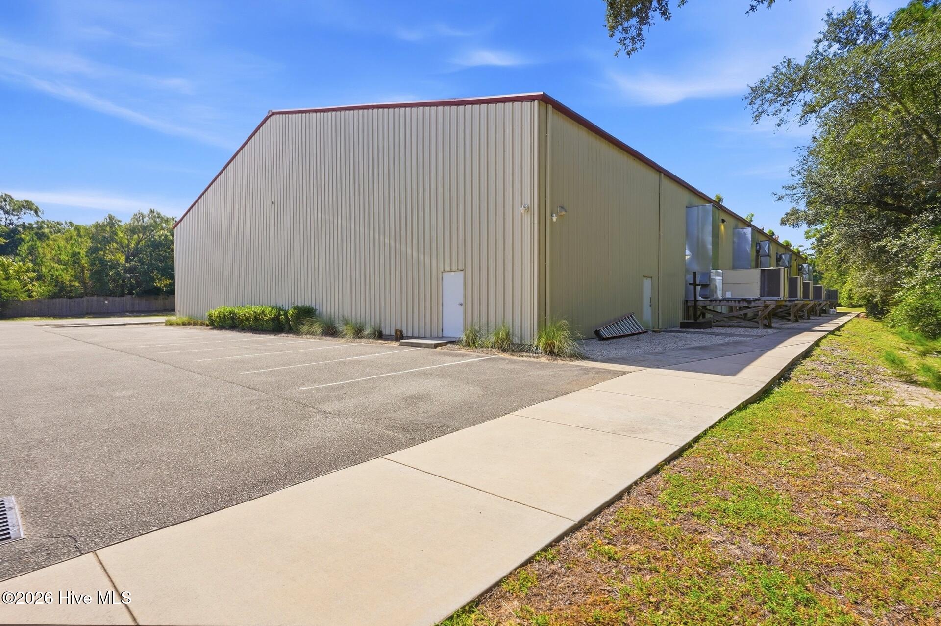 6687 Carolina Beach Road Property Photo 22