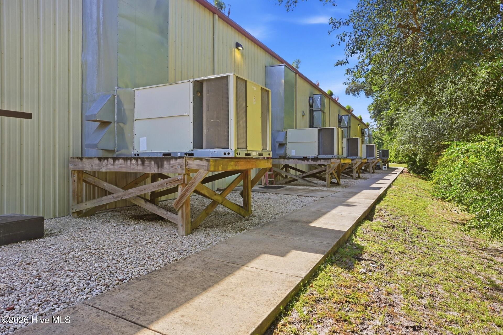6687 Carolina Beach Road Property Photo 23