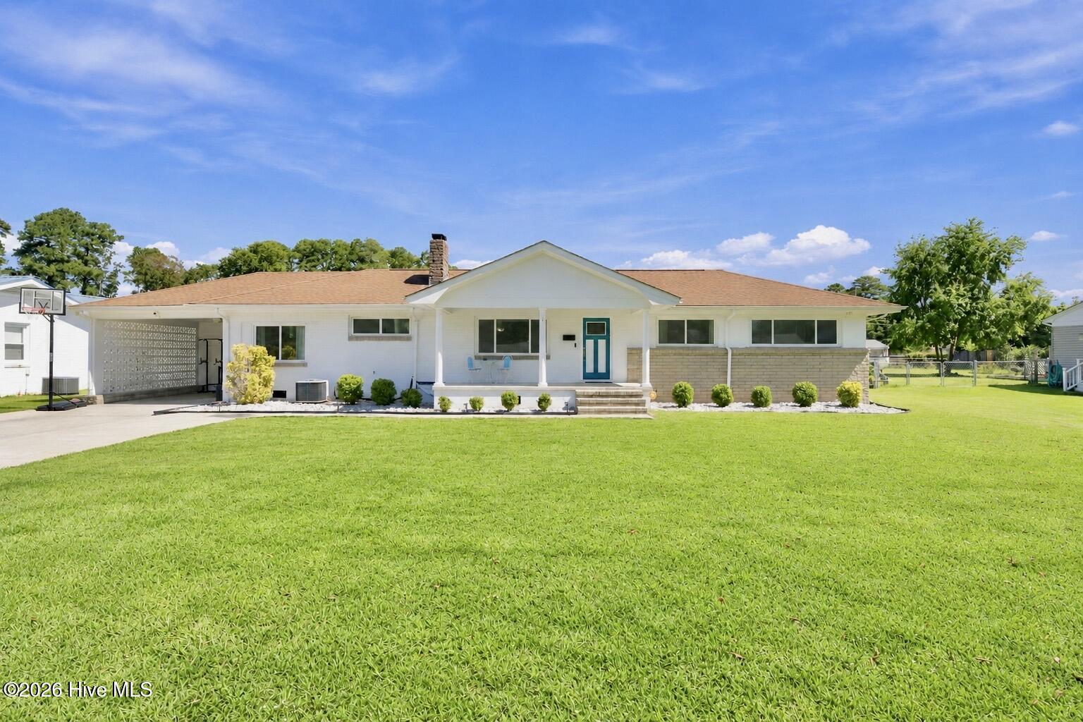 908 Greenfield Heights Boulevard Property Photo 1