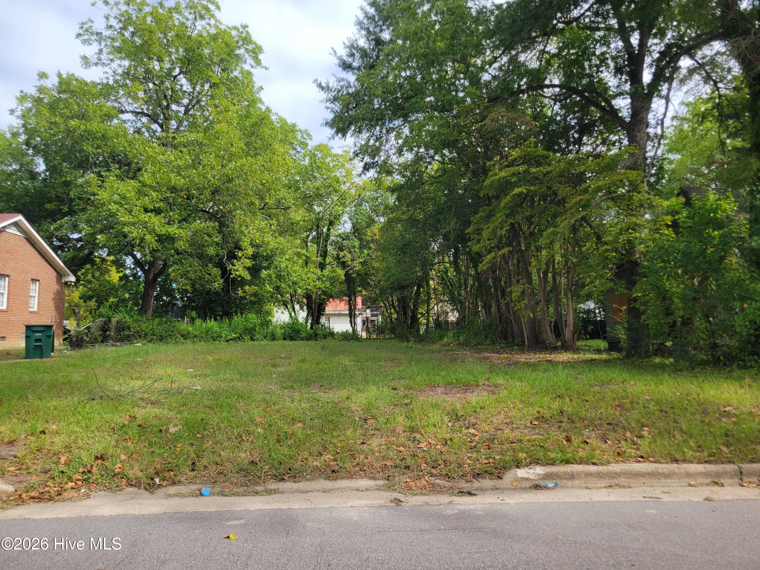 903 Viola Street E Property Photo 1