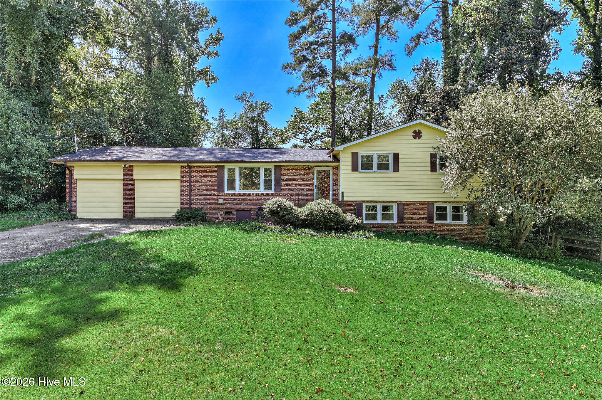 809 Hammond Drive Property Photo 1