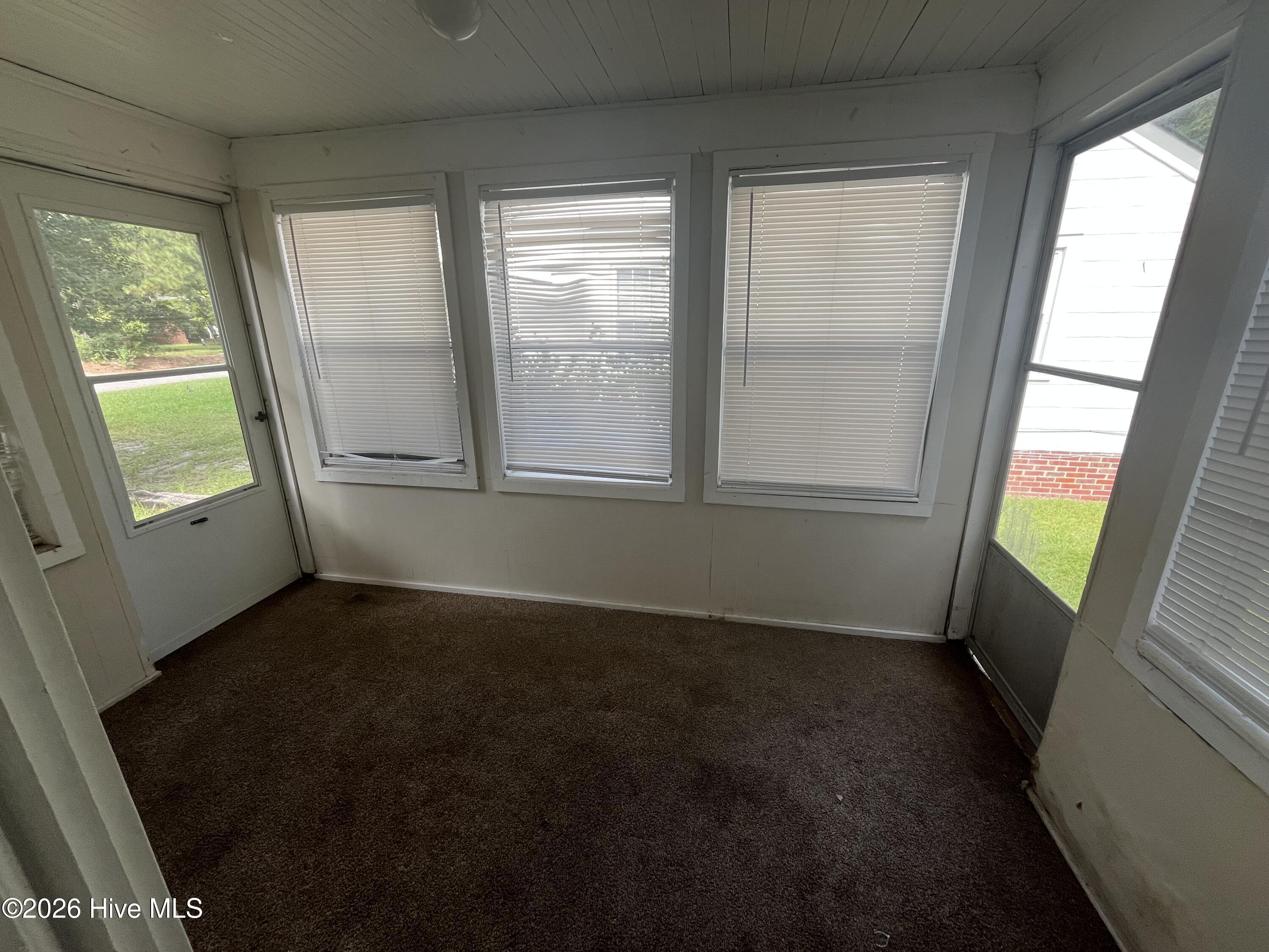 1008 Long Avenue Property Photo 9