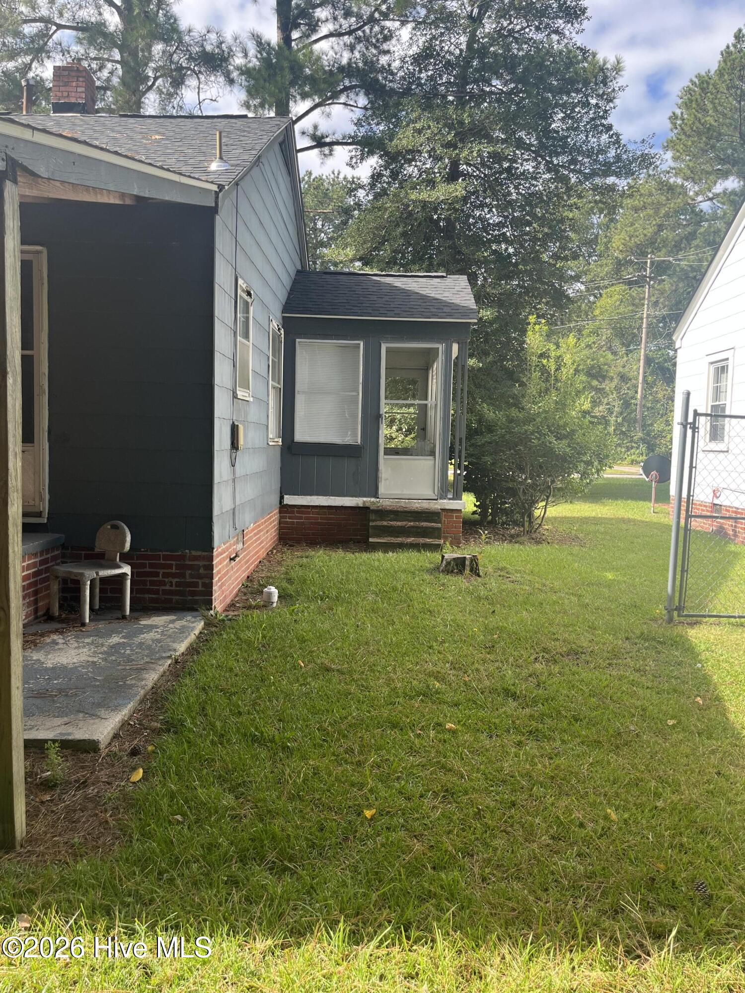 1008 Long Avenue Property Photo 12