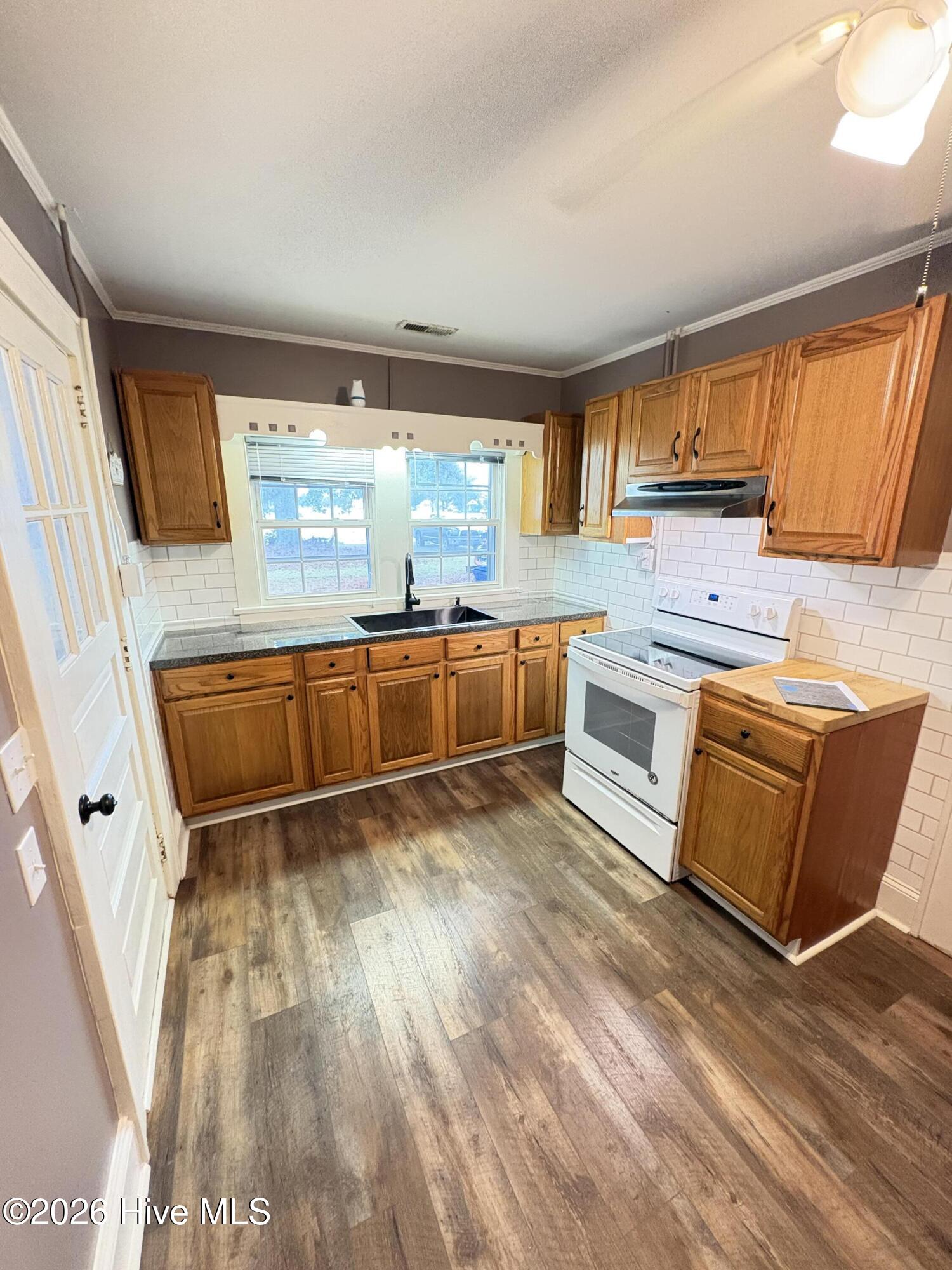 4065 East Avenue Property Photo 8