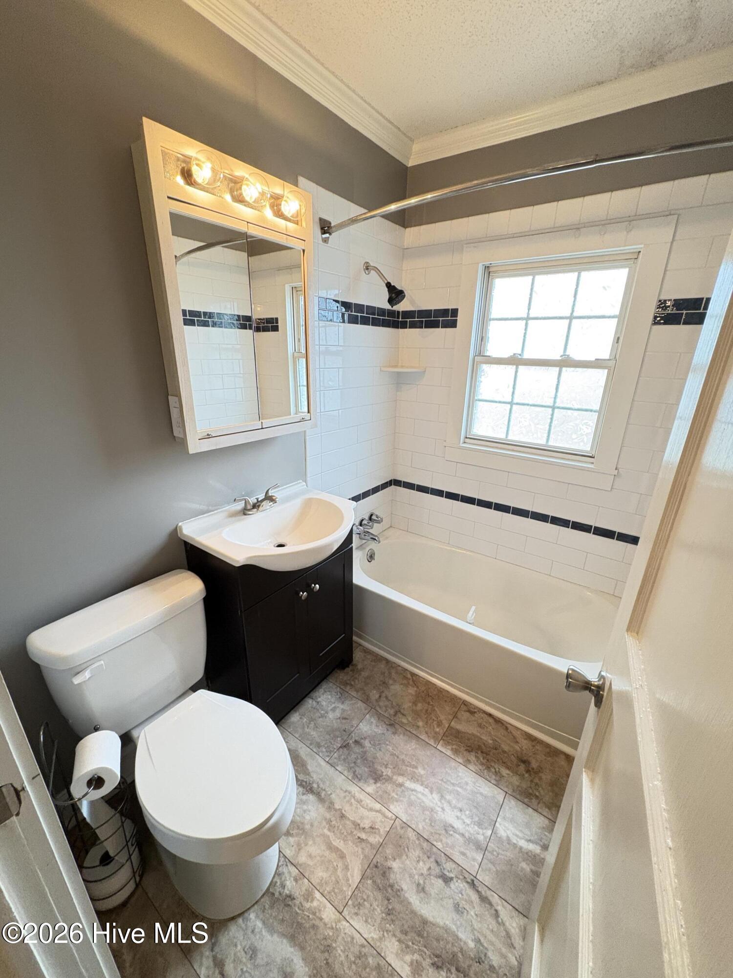 4065 East Avenue Property Photo 20
