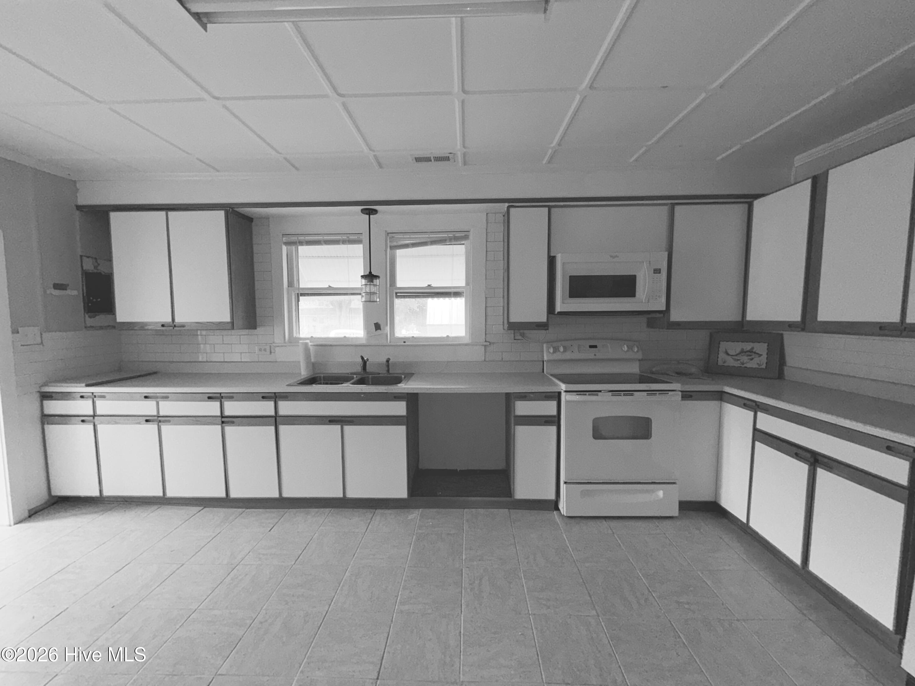 110 Morris Drive Property Photo 11