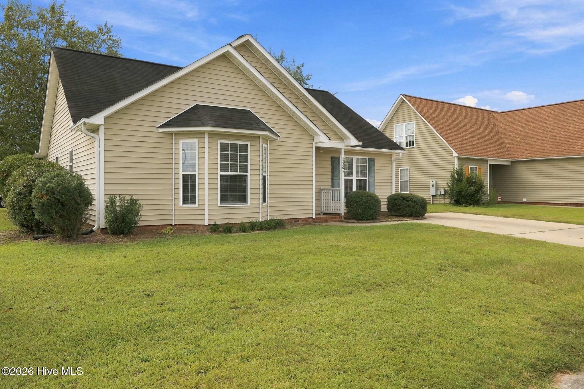 2205 Penncross Drive Property Photo 3