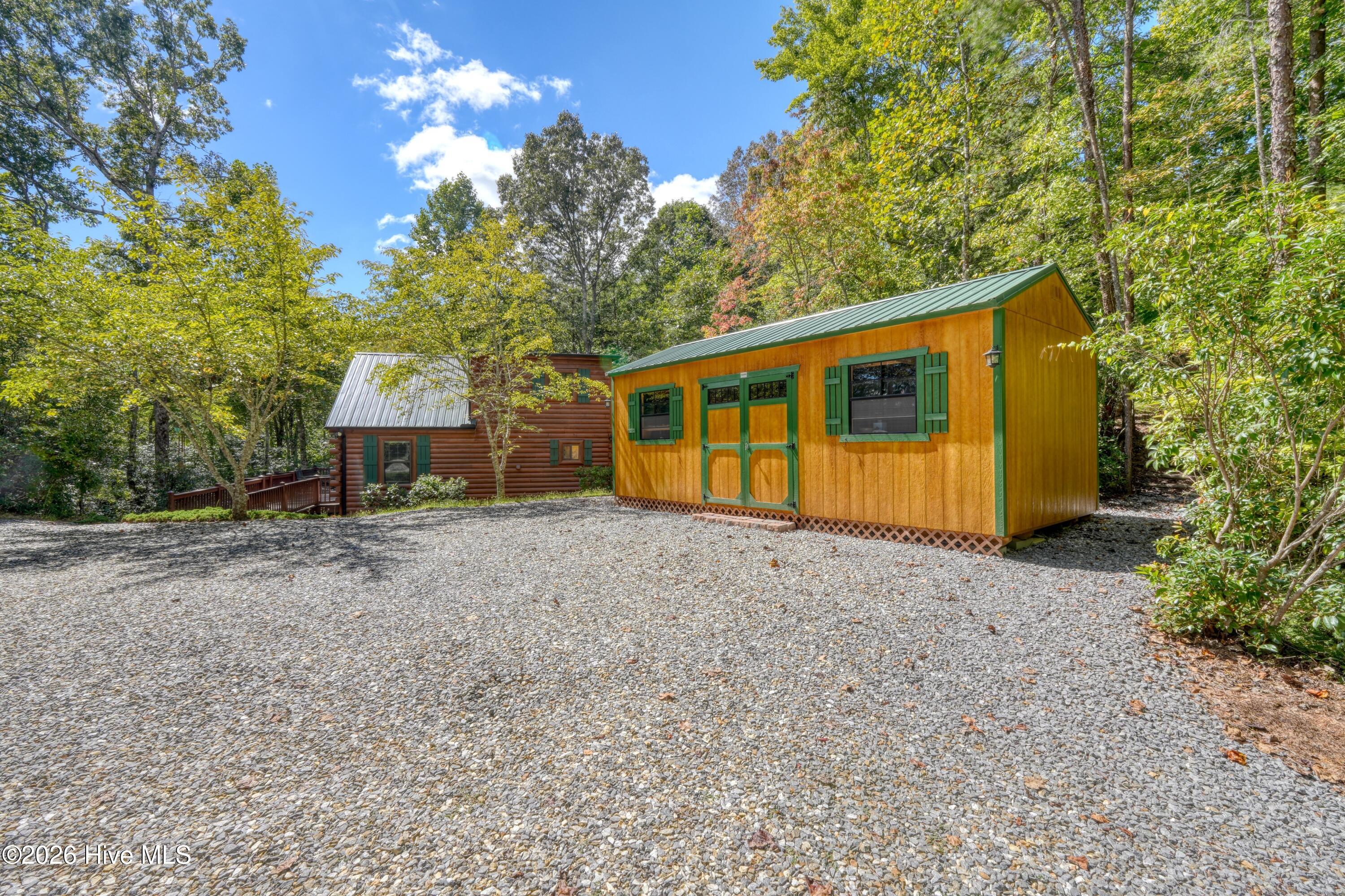 184 Beaver Ridge Road Property Photo 2