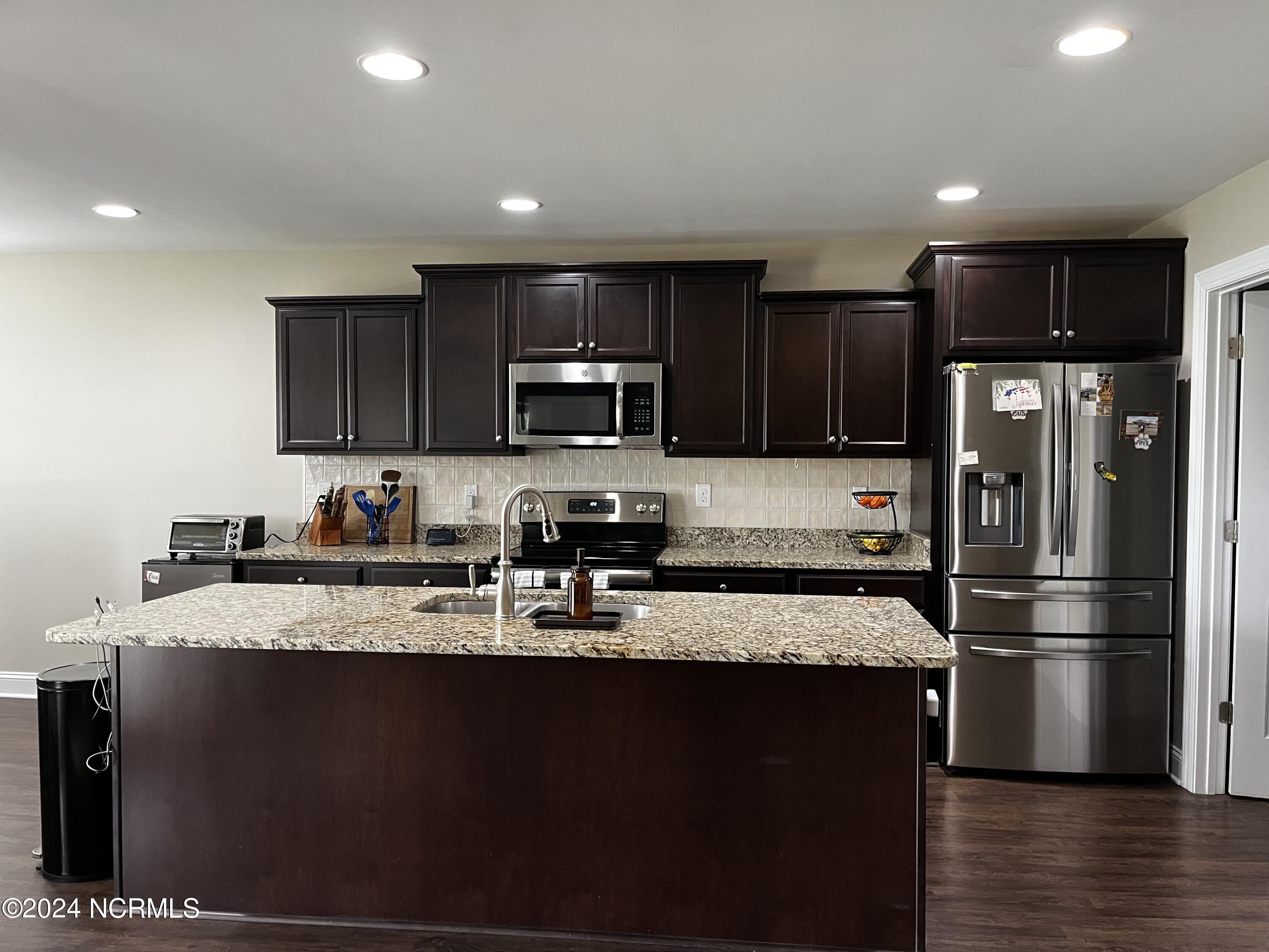 1003 Flounder Property Photo 6