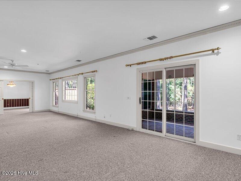 51 King Street Property Photo 28