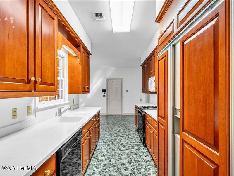51 King Street Property Photo 34