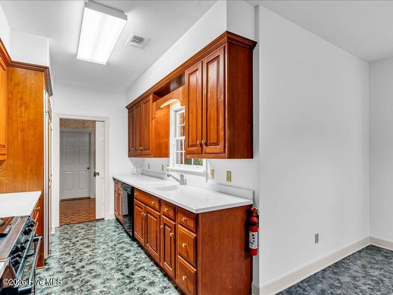 51 King Street Property Photo 35