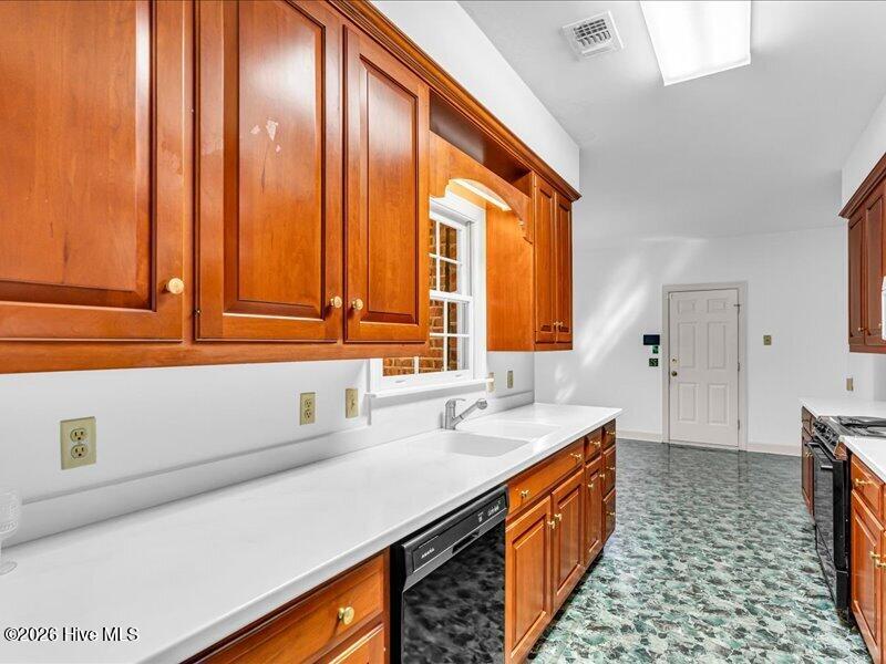 51 King Street Property Photo 36