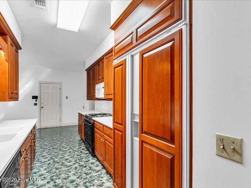 51 King Street Property Photo 37