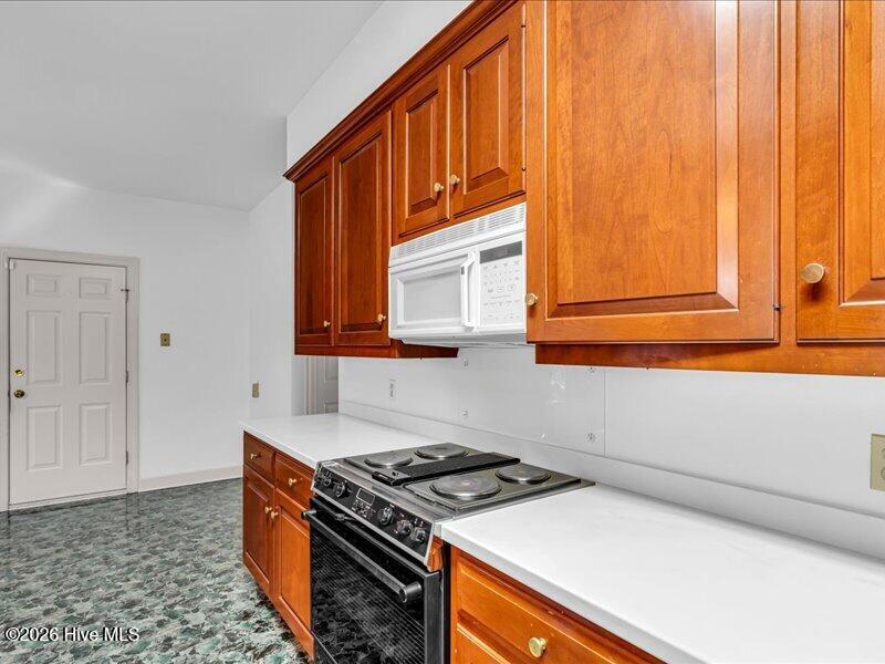 51 King Street Property Photo 38