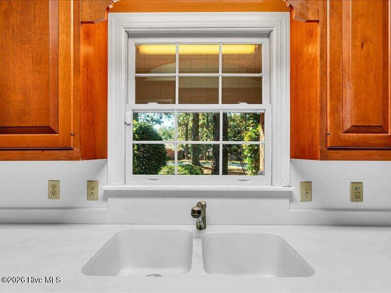 51 King Street Property Photo 39