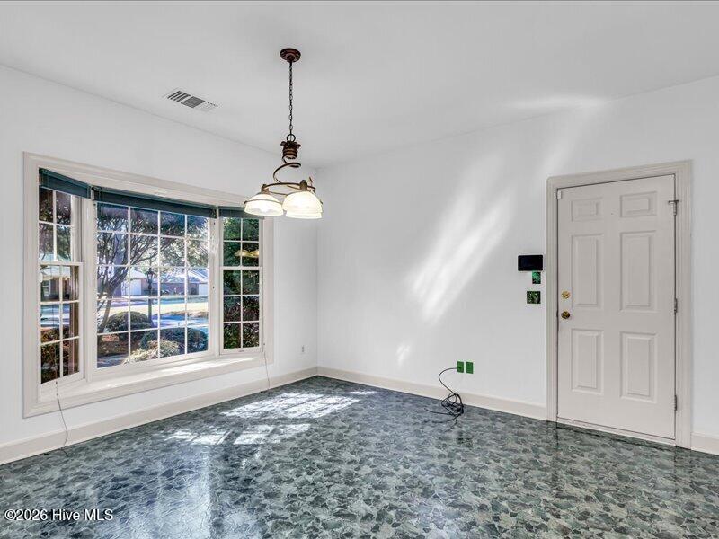 51 King Street Property Photo 44