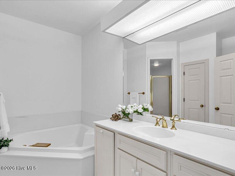 51 King Street Property Photo 52