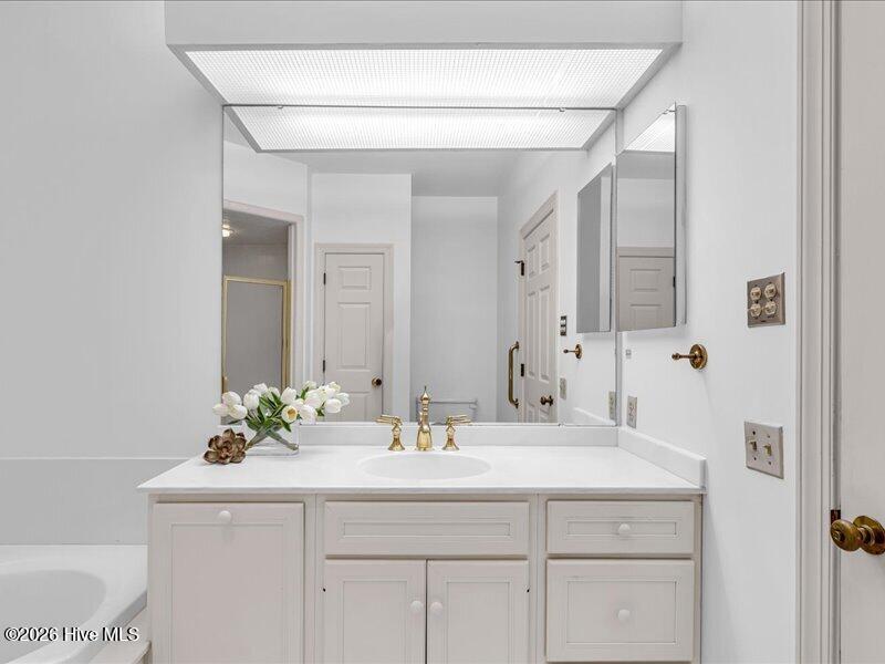 51 King Street Property Photo 57