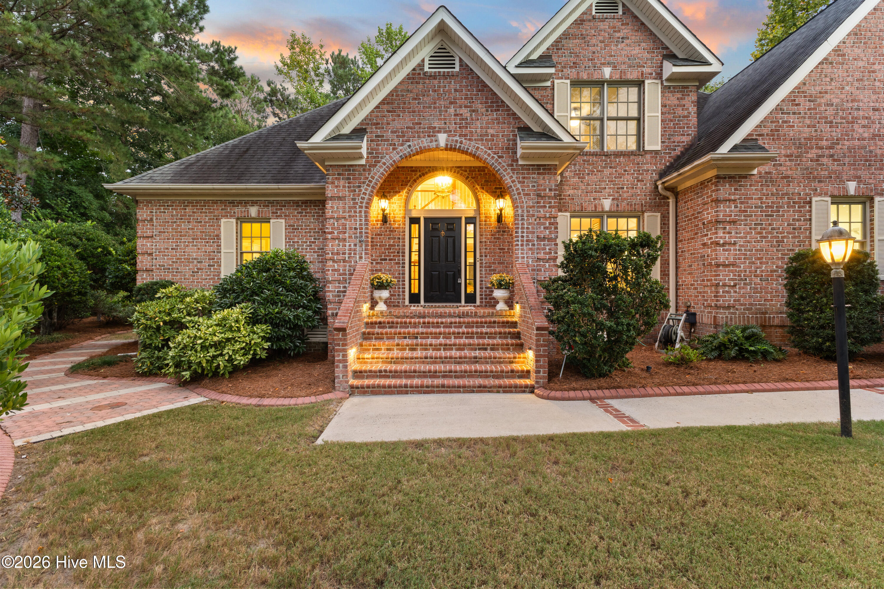 8816 Sawmill Creek Lane Property Photo 3