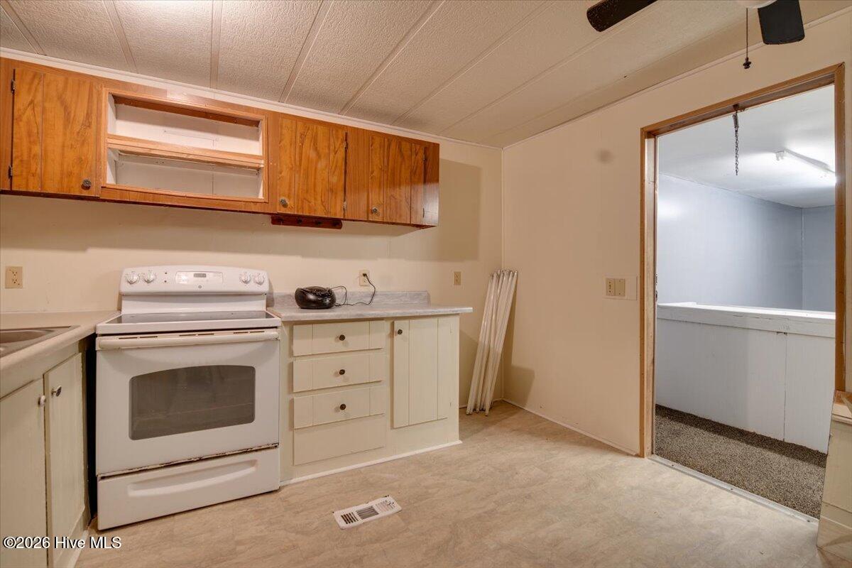 1015 Moseley Road Property Photo 4