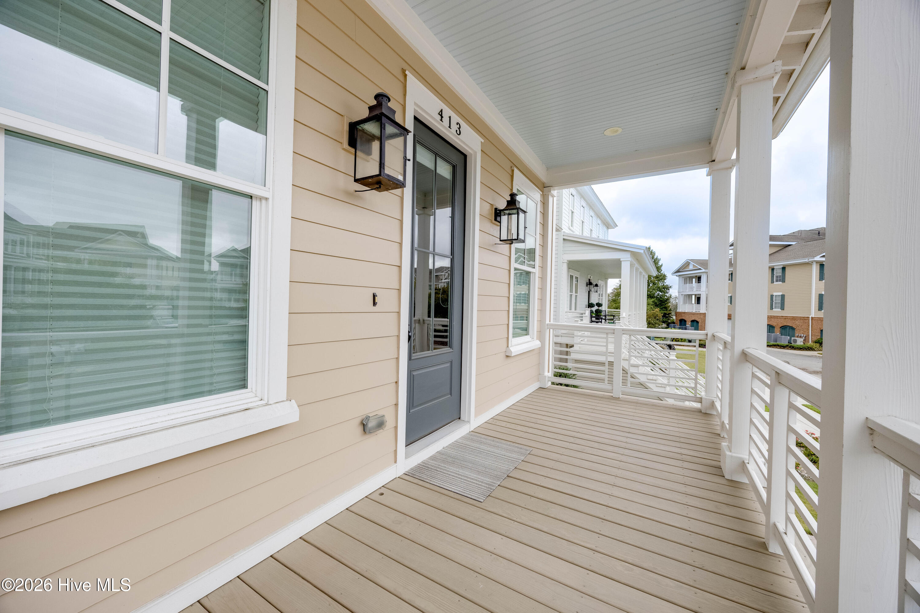 413 Moss Way Property Photo 4