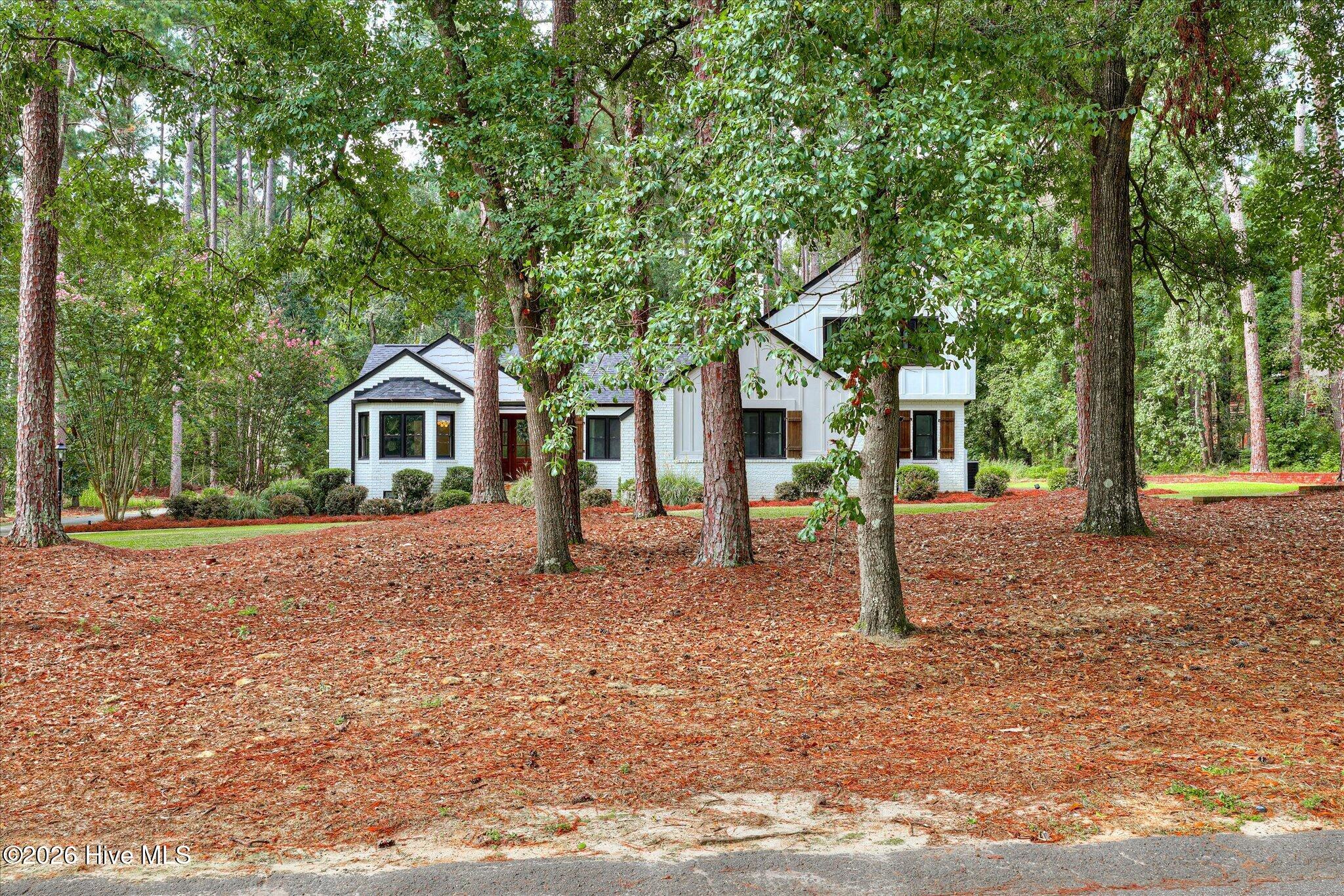 4768 Woodbridge Drive Property Photo 4