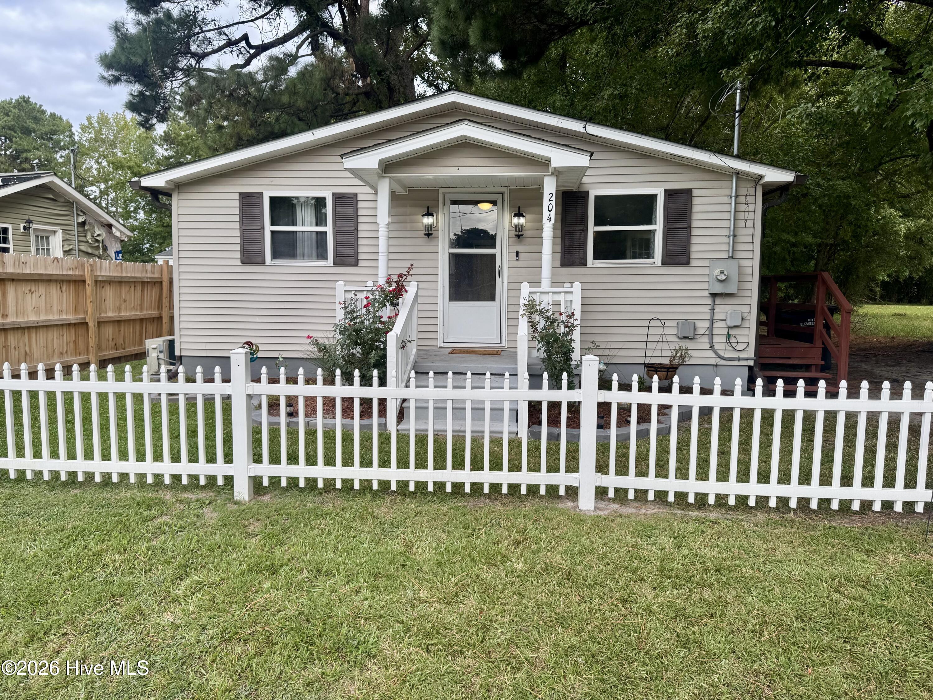 204 Pinewood Avenue Property Photo 1