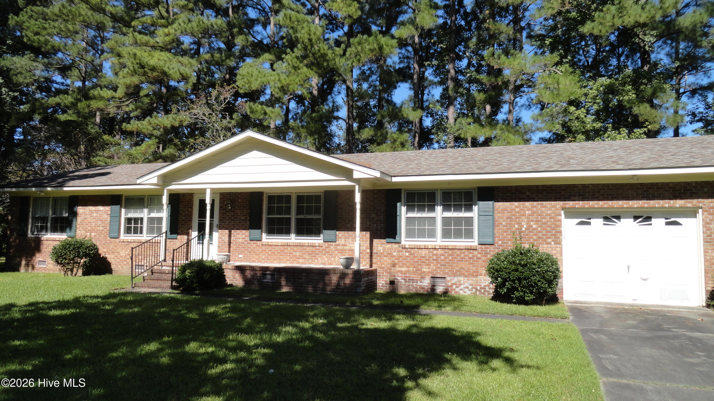101 Cambridge Court Property Photo 1