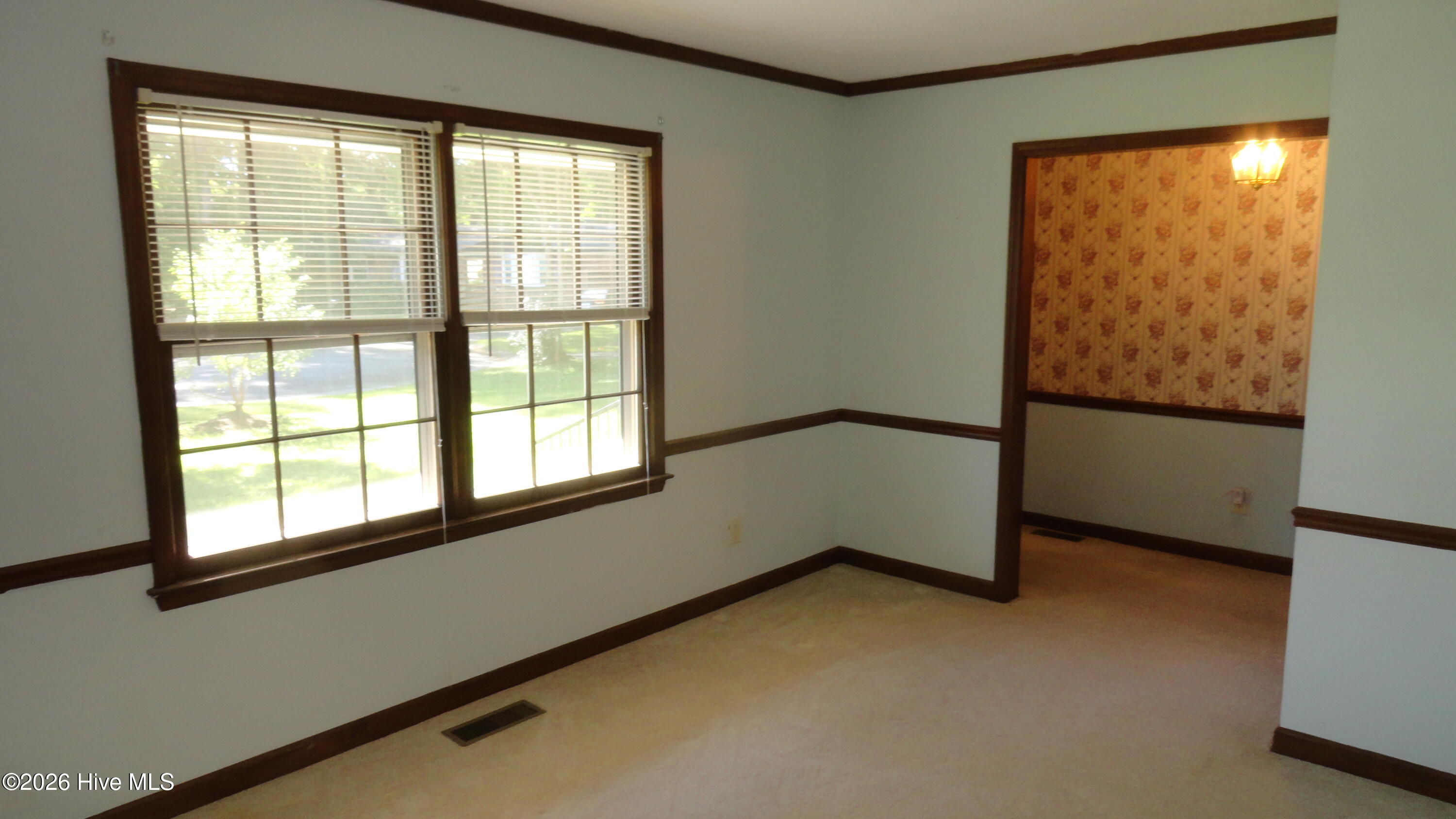 101 Cambridge Court Property Photo 4
