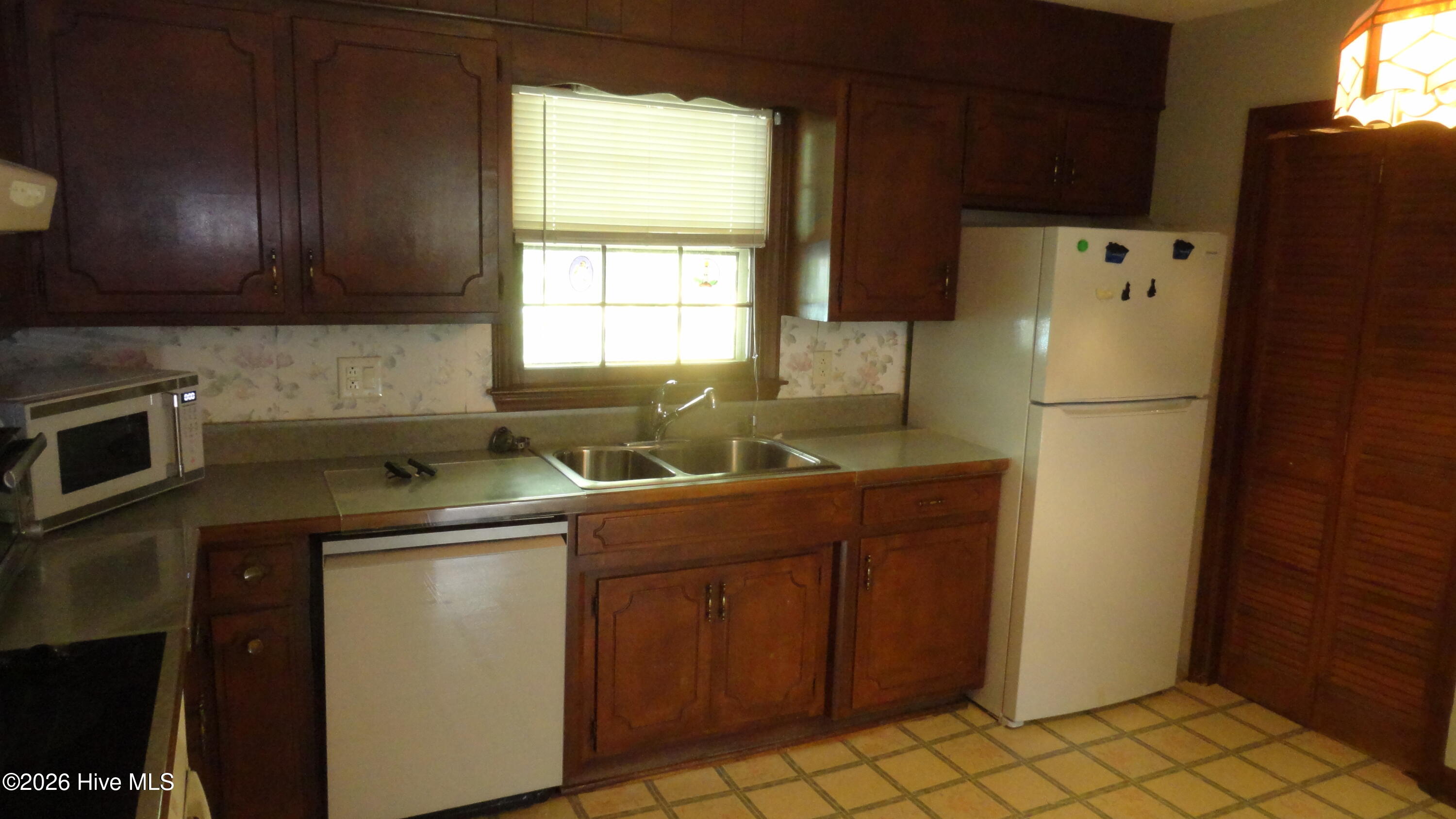 101 Cambridge Court Property Photo 8