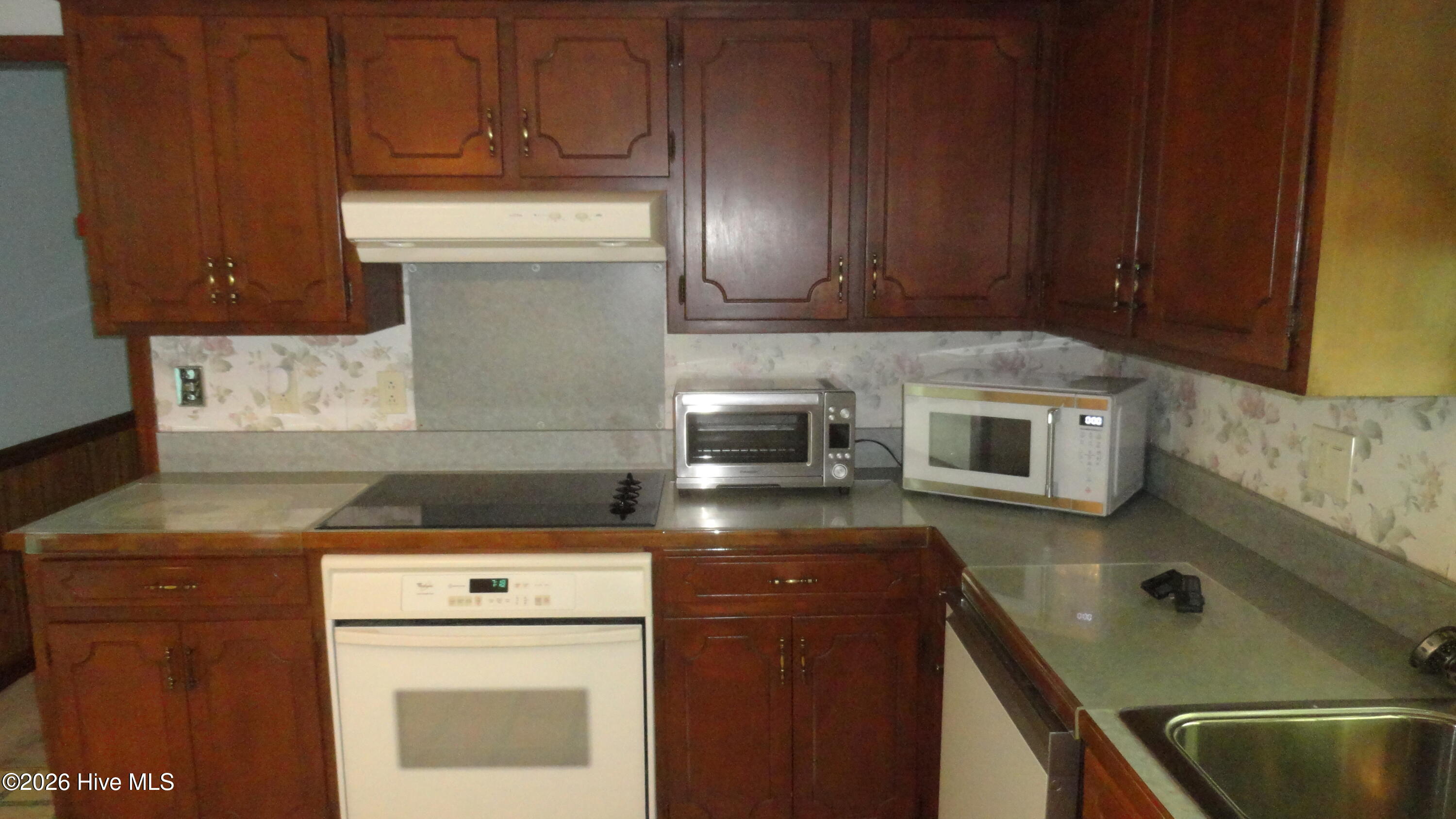 101 Cambridge Court Property Photo 9