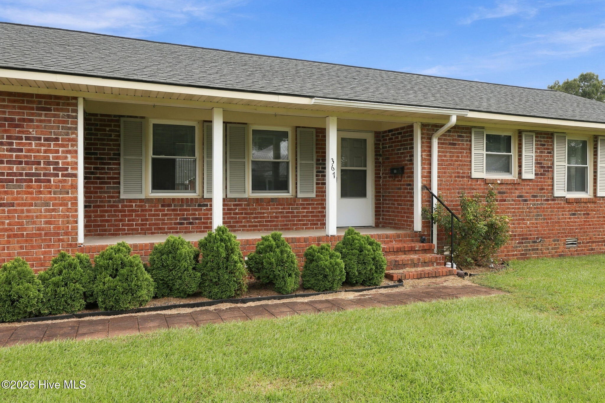 367 Second Street Property Photo 4