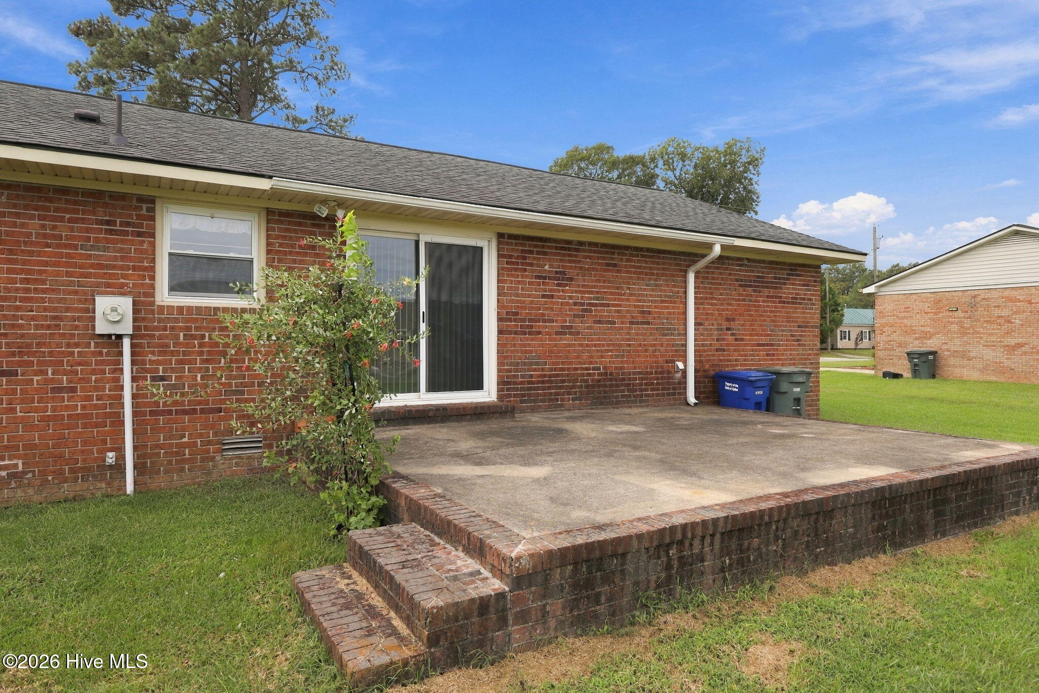 367 Second Street Property Photo 8
