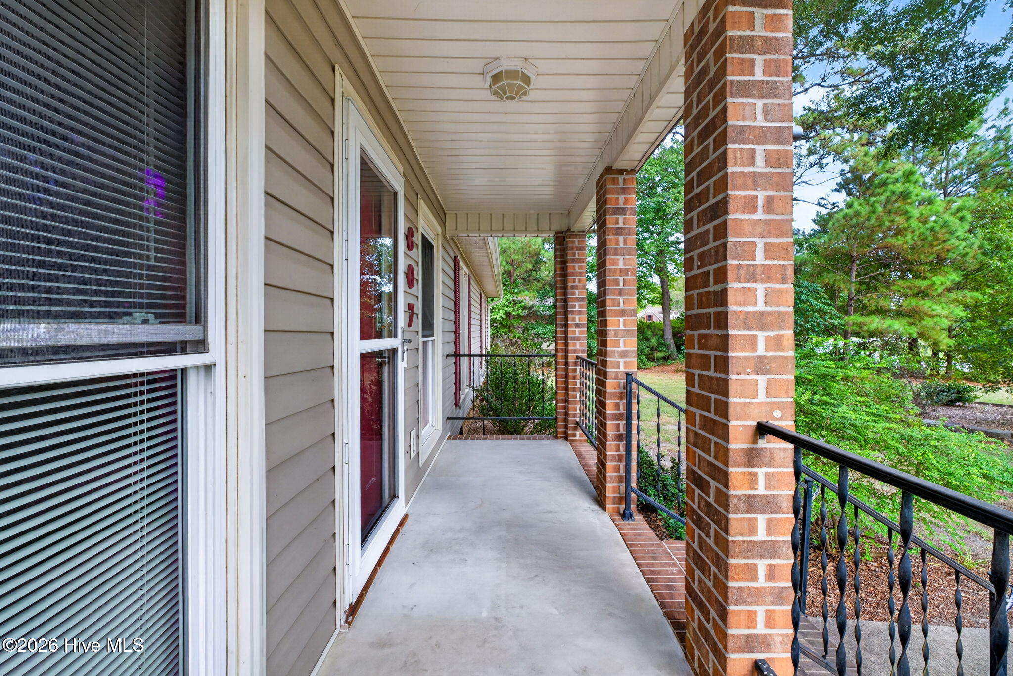 607 Shelley Drive Property Photo 3