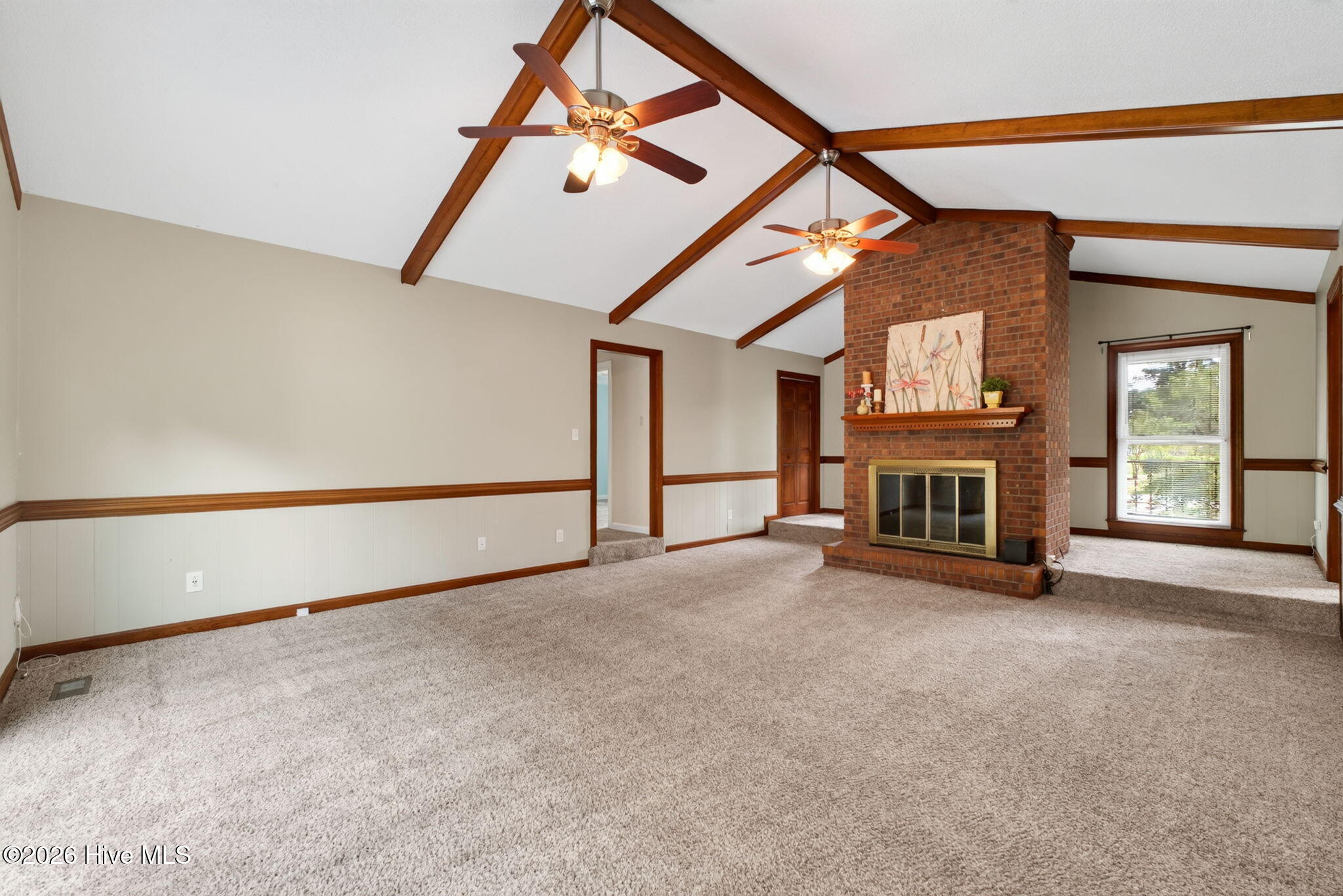 607 Shelley Drive Property Photo 4