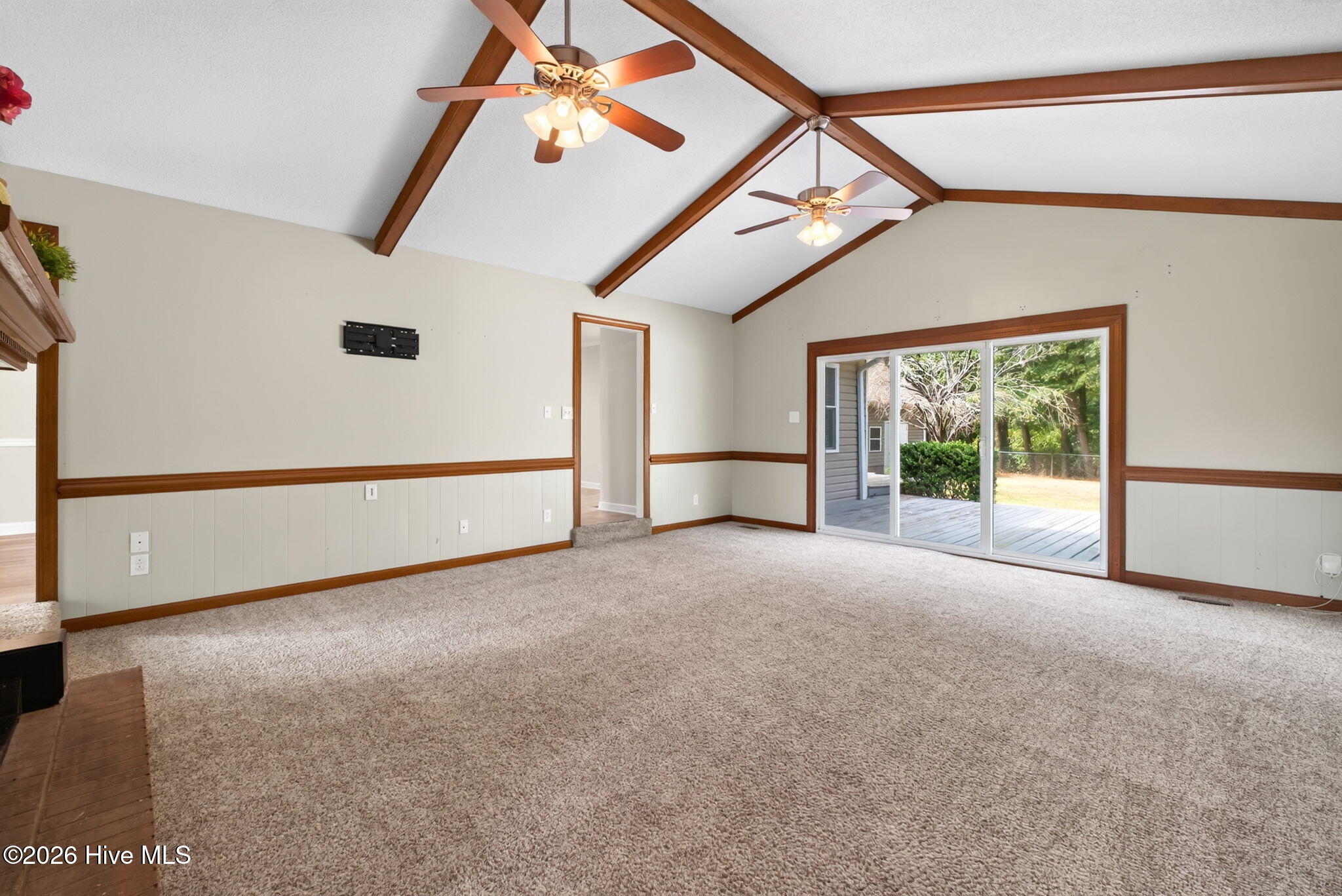 607 Shelley Drive Property Photo 6