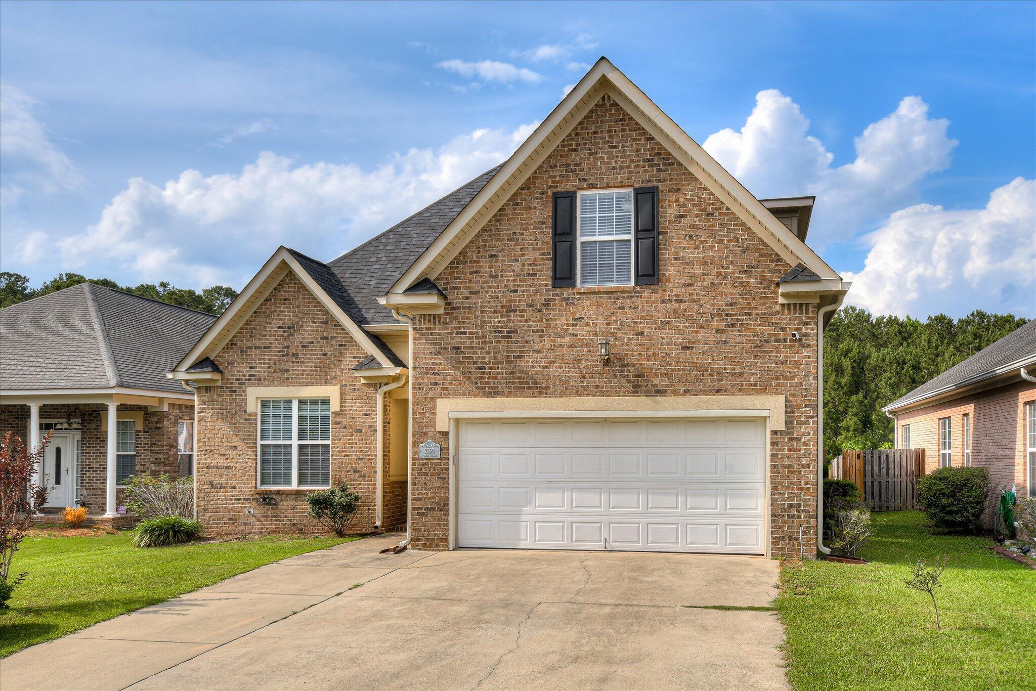 2560 Grier Circle Property Photo 3