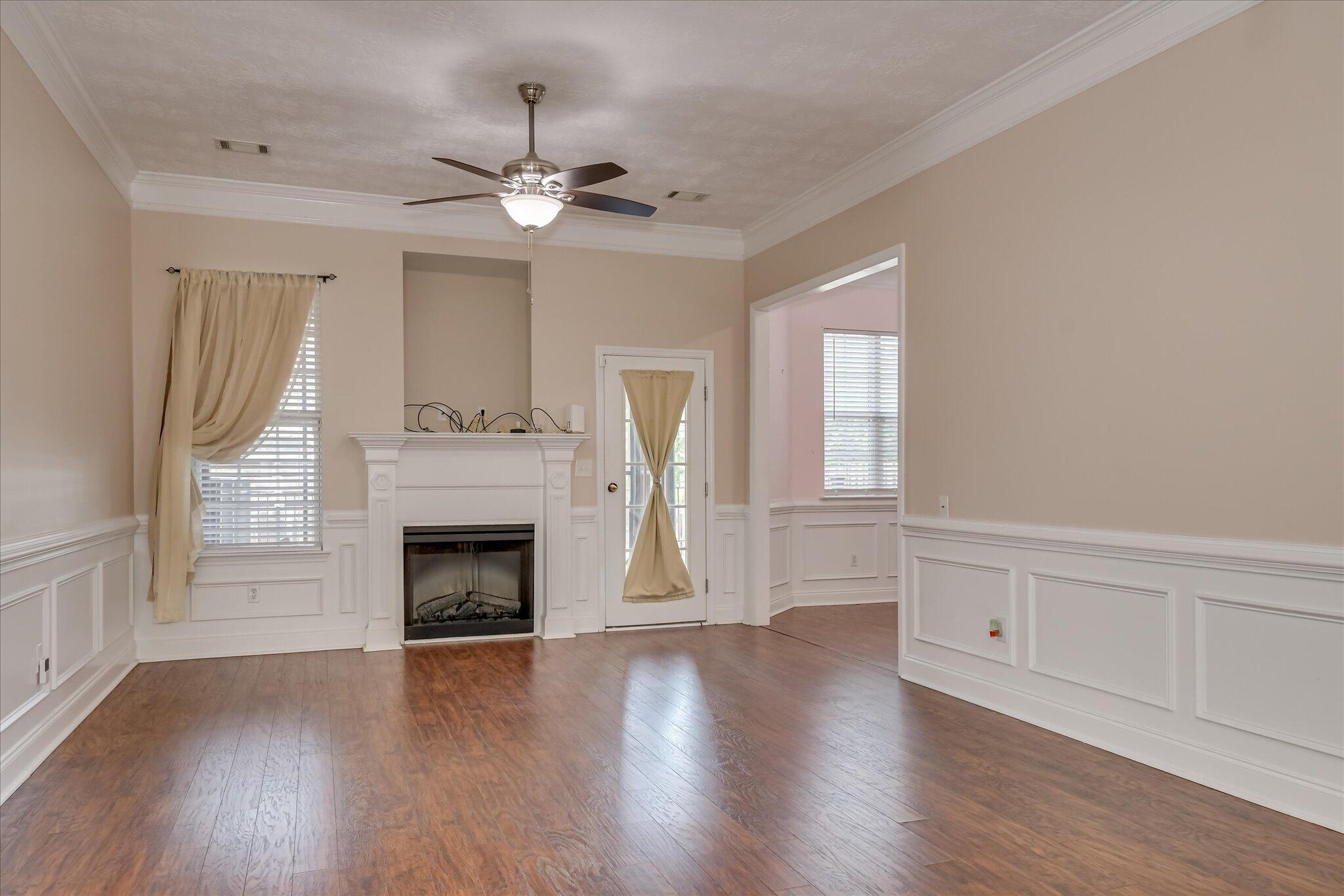 2560 Grier Circle Property Photo 7