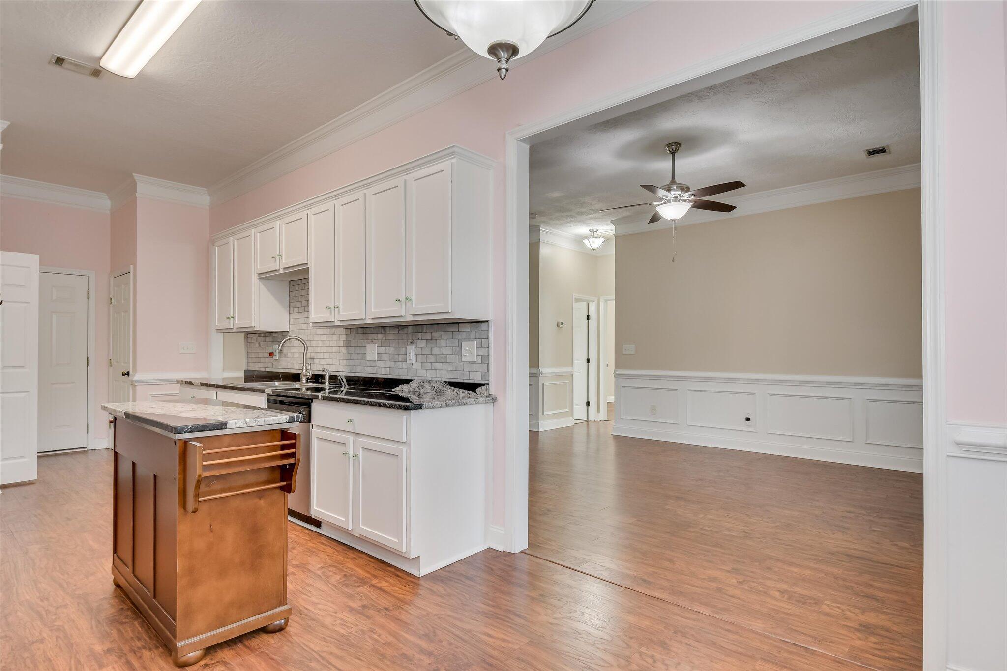 2560 Grier Circle Property Photo 12